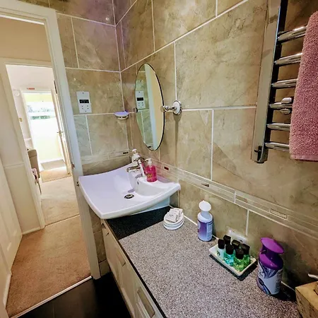 2-Bed Bungalow Retreat, Welcombe Exterior photo